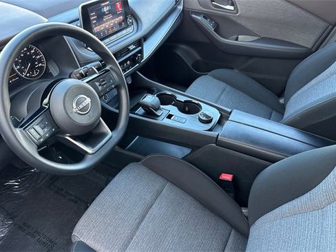 Used 2023 Nissan Rogue SV image 10