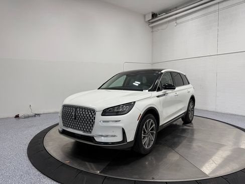 Used 2024 Lincoln Corsair AWD w/ Equipment Group 102A image 3