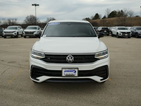 Certified 2022 Volkswagen Tiguan SE R-Line image 3