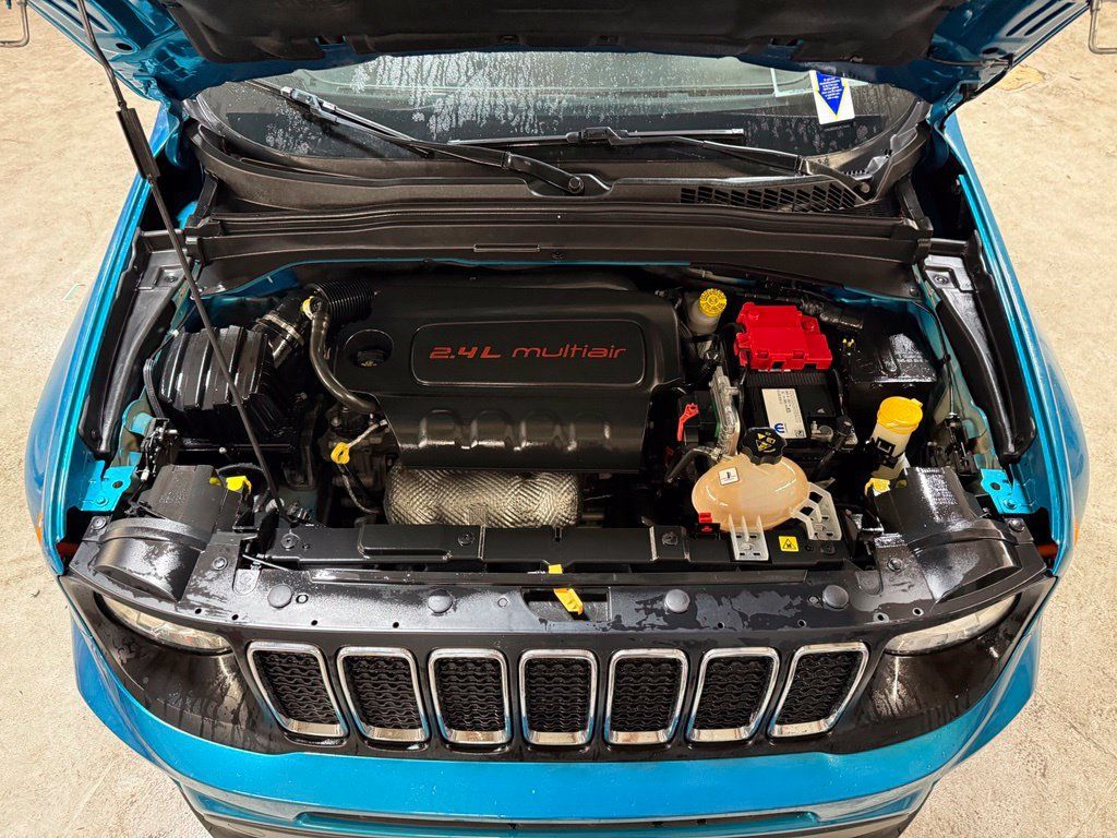Used 2020 Jeep Renegade Latitude w/ Cold Weather Group AWD/4WD image 31