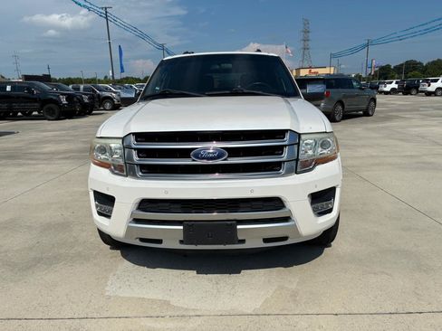 Used 2017 Ford Expedition Platinum RWD image 3