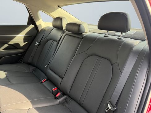 Used 2023 Hyundai Sonata Limited w/ Preferred Accessory Package image 15