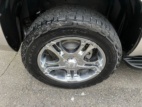 Used 2007 Chevrolet Tahoe LTZ w/ LTZ Preferred Equipment Group image 14