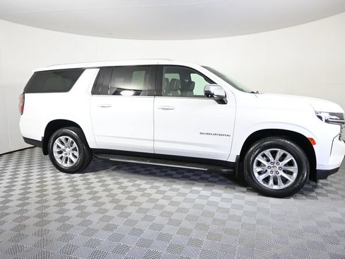 Used 2023 Chevrolet Suburban Premier w/ Advanced Technology Package AWD/4WD image 8