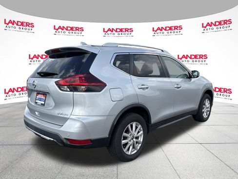 Used 2020 Nissan Rogue SV AWD/4WD image 3