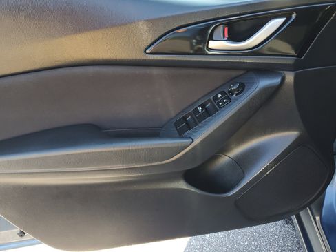 Used 2016 MAZDA MAZDA3 i Sport w/ Preferred Equipment Package image 17