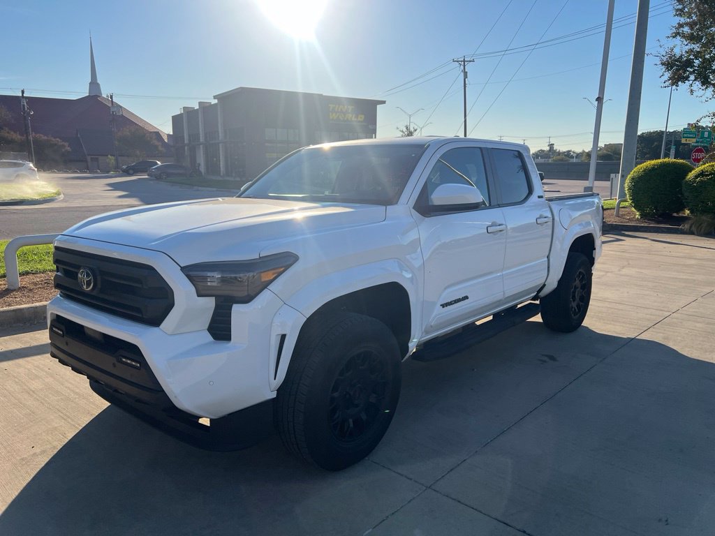 Used 2024 Toyota Tacoma SR5 AWD/4WD image 1