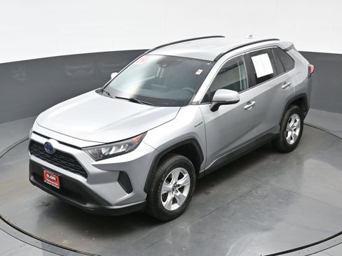 Used 2019 Toyota RAV4 LE image 34