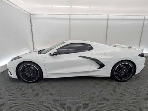 Used 2022 Chevrolet Corvette Stingray Preferred Conv w/ Z51 Performance Package RWD image 3