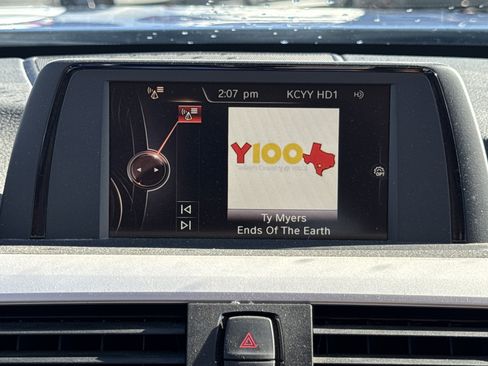 Used 2015 BMW 320i Sedan image 18