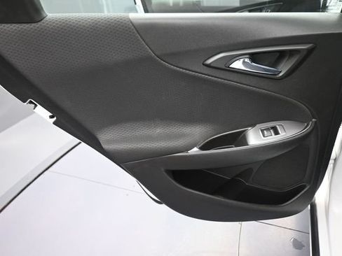 Used 2016 Chevrolet Malibu LT FWD image 18