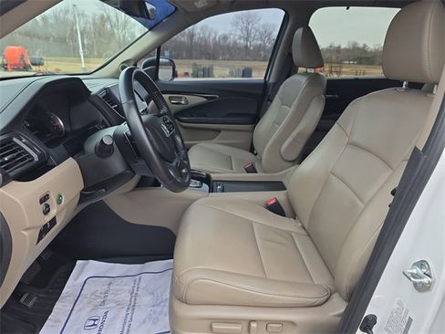 Used 2021 Honda Pilot Touring image 18