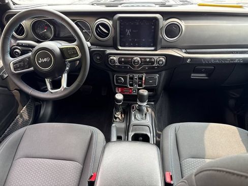 Used 2023 Jeep Wrangler Unlimited Rubicon 4xe AWD/4WD image 18