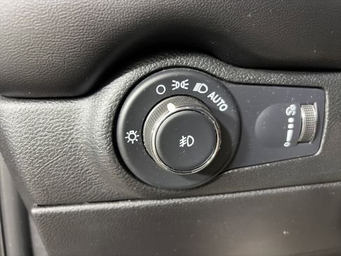 Used 2023 Dodge Durango GT image 32