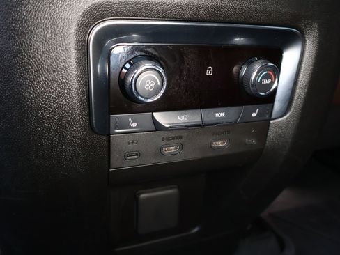 Certified 2025 Chevrolet Suburban High Country image 30