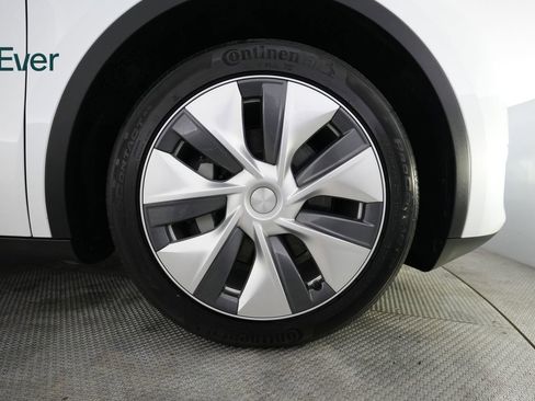 Used 2023 Tesla Model Y Long Range image 20