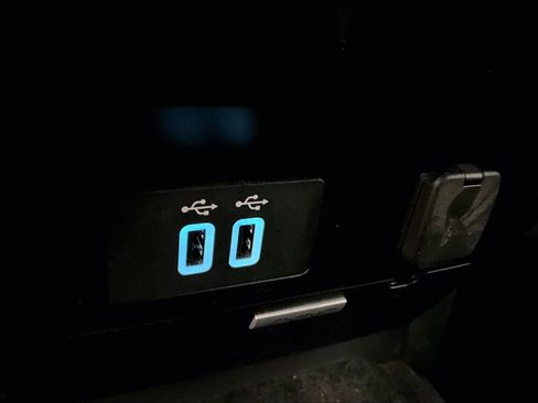 Used 2017 Ford F150 XLT w/ Equipment Group 302A Luxury image 31