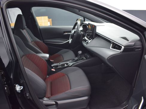 Used 2025 Toyota Corolla SE FWD image 10