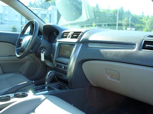 Used 2010 Ford Fusion Hybrid FWD image 15