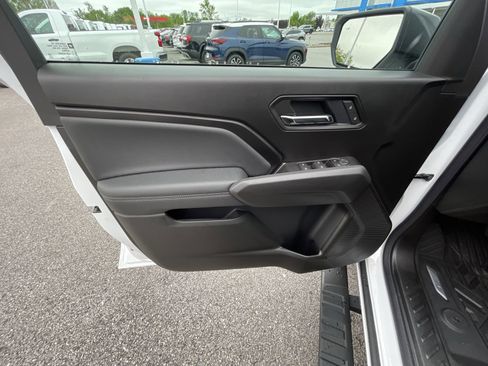 New 2025 Chevrolet Colorado LT w/ LT Convenience Package RWD image 49