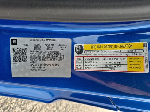 Used 2018 Chevrolet Camaro LT w/ Technology Package RWD image 26