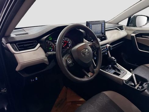 Used 2021 Toyota RAV4 XLE image 10