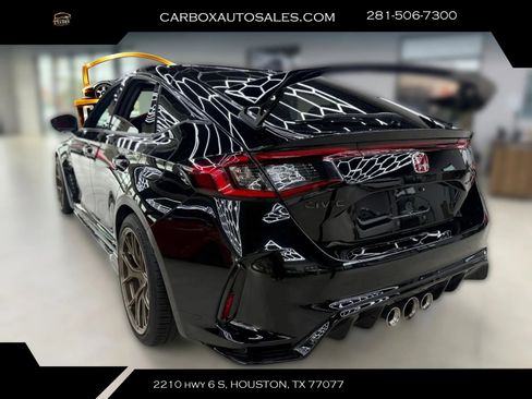 Used 2023 Honda Civic Type R image 2