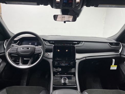 New 2025 Jeep Grand Cherokee L Altitude image 7