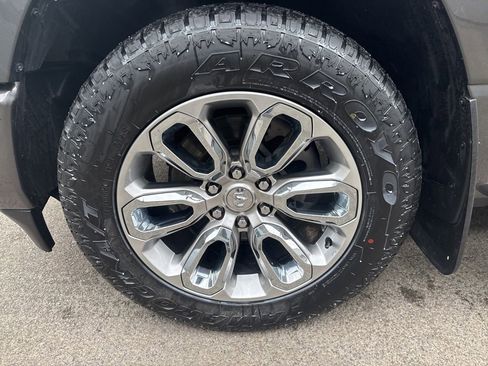 Used 2023 RAM 1500 Laramie AWD/4WD image 9