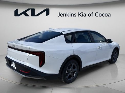 New 2026 Kia K4 FWD image 4