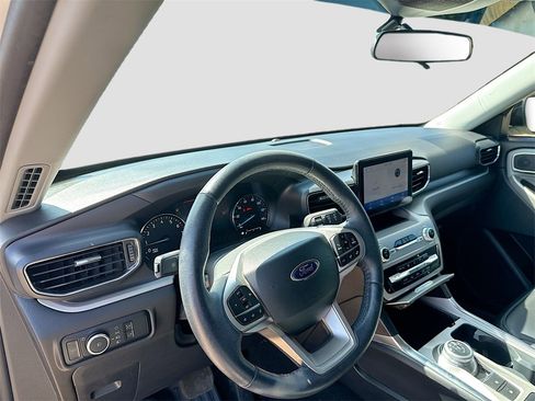 Used 2023 Ford Explorer XLT w/ Equipment Group 202A image 11