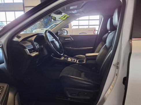 Used 2022 Mitsubishi Outlander SE image 19