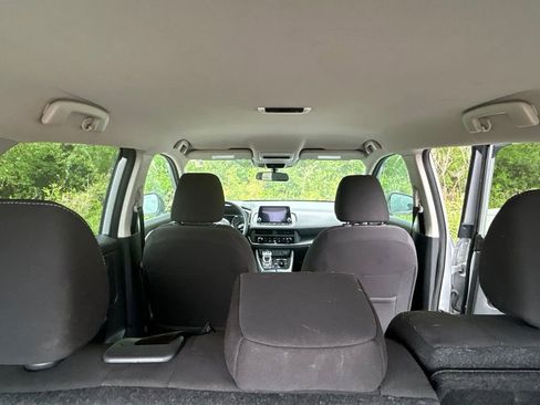 Used 2024 Nissan Rogue S AWD/4WD image 12
