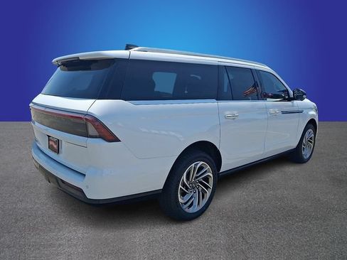 New 2026 Lincoln Navigator L Reserve AWD/4WD image 3
