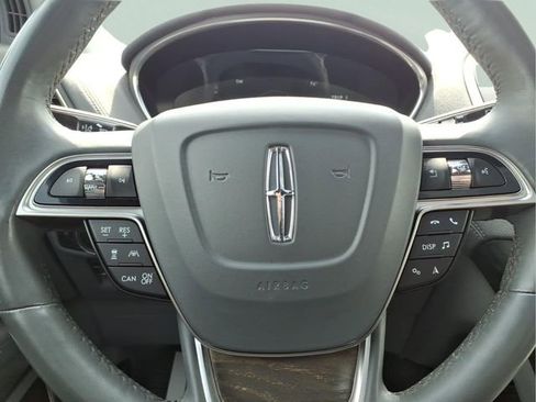 Used 2020 Lincoln Nautilus Reserve AWD/4WD image 12