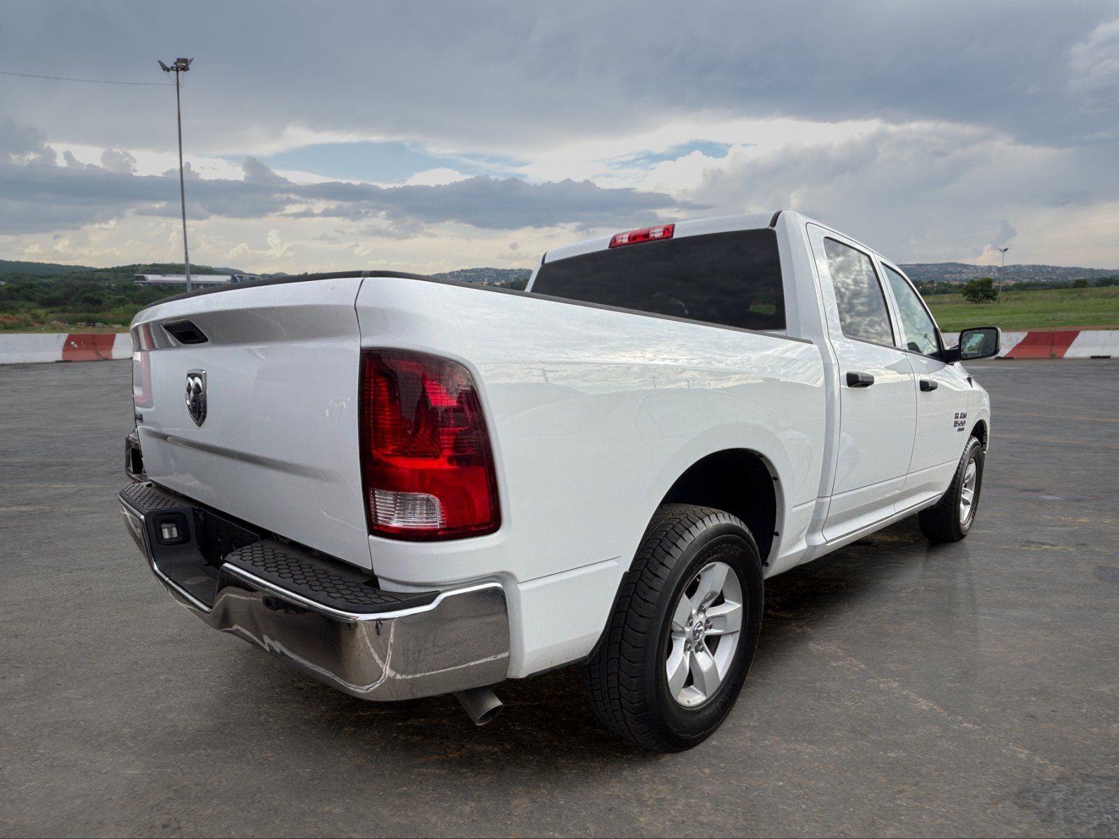 Used 2022 RAM 1500 Classic SLT RWD image 3