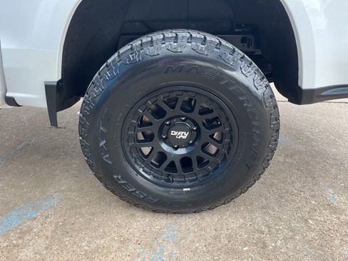 Used 2023 Chevrolet Colorado W/T w/ WT Convenience Package II image 6