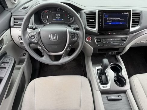 Used 2017 Honda Pilot EX image 11