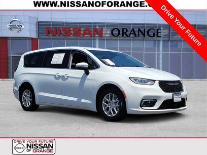 Used 2023 Chrysler Pacifica Touring-L