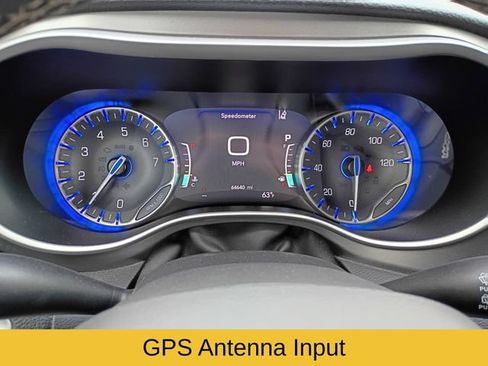 Used 2023 Chrysler Pacifica Touring-L w/ Uconnect Theater Family Group AWD/4WD image 16