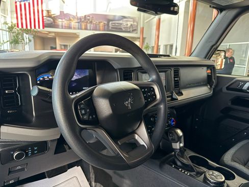 Used 2022 Ford Bronco Base image 36