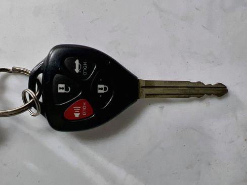 Used 2011 Toyota Camry LE w/ LE Extra-Value Pkg FWD image 33