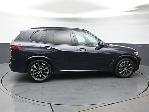 Used 2022 BMW X5 xDrive40i w/ M Sport Package AWD/4WD image 6