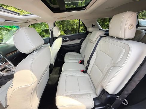 Used 2016 Ford Explorer Platinum AWD/4WD image 45