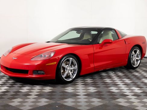 Used 2008 Chevrolet Corvette Coupe w/ Preferred Equipment Group RWD image 1