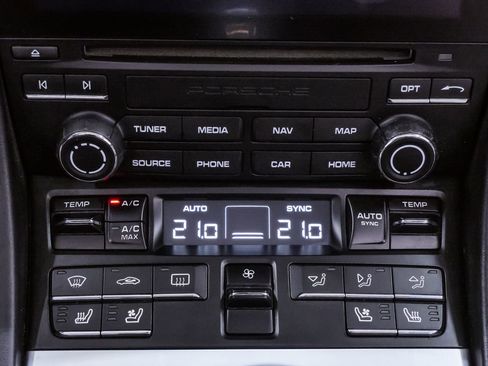 Used 2018 Porsche 718 Boxster S image 20