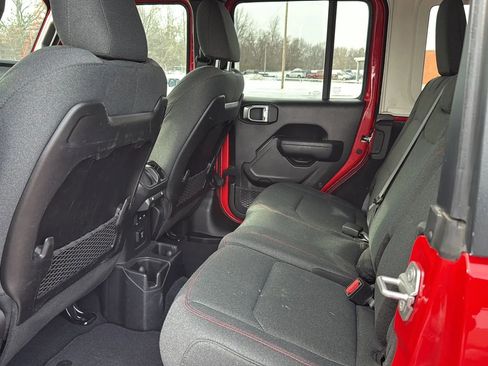 Used 2025 Jeep Wrangler Unlimited Rubicon AWD/4WD image 8