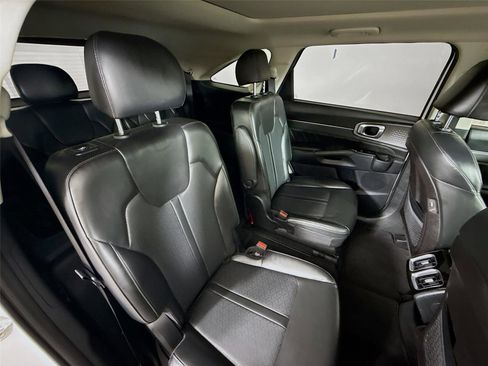 Used 2022 Kia Sorento SX image 26