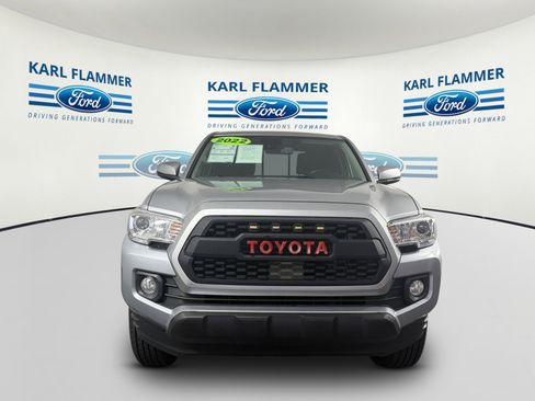 Used 2022 Toyota Tacoma SR5 w/ Technology Package RWD image 8