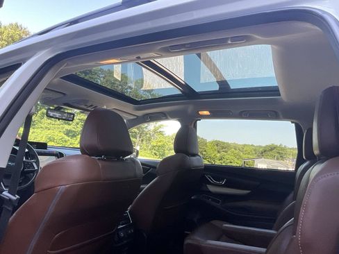 Used 2019 Subaru Ascent Touring AWD/4WD image 12